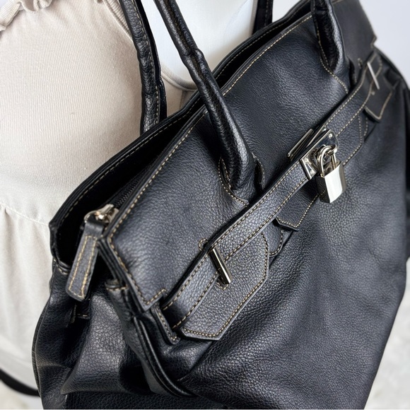 ✚ Vintage black leather locket shoulder bag - Picture 2 of 6